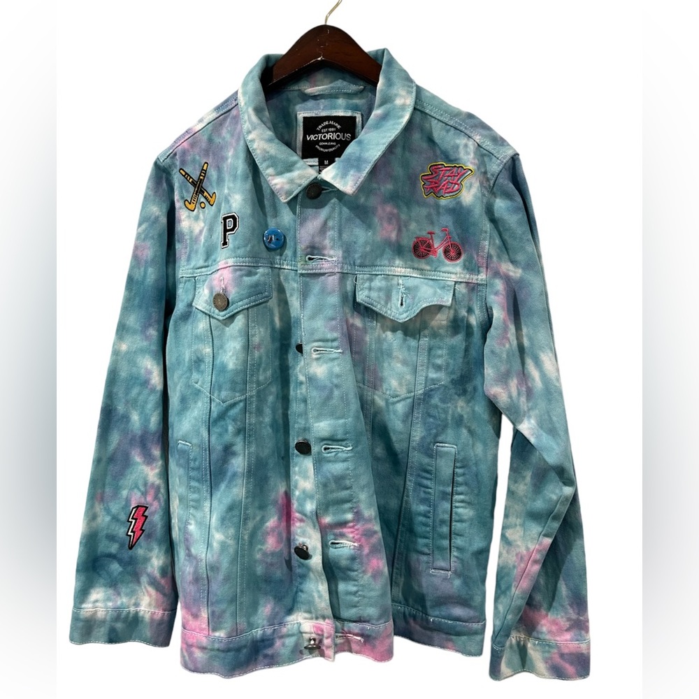 Nwot Victorious Papercuts Series Tie Dye Denim Jacket Patches Pins